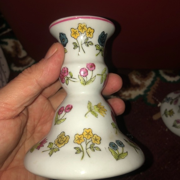 Vintage White Floral Accented Candle Holders. Table candles, home decor, used - Picture 2 of 7